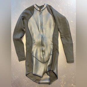 WOMEN'S BAHIA 2/1MM FRONT ZIP L/S SURF SUIT